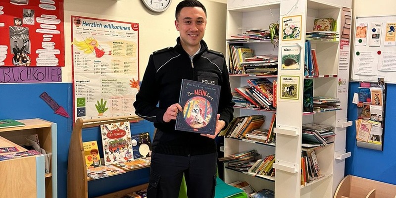 BPOL-HH: Bundesweiter Vorlesetag - Bundespolizisten sorgen für strahlende Gesichter bei Kindern - Foto: presseportal.de