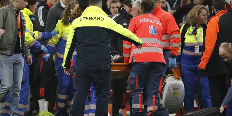Beim Spiel in Amsterdam ist es zu einem medizinischen Notfall gekommen. - Foto: Bart Stoutjesdijk/ANP/dpa