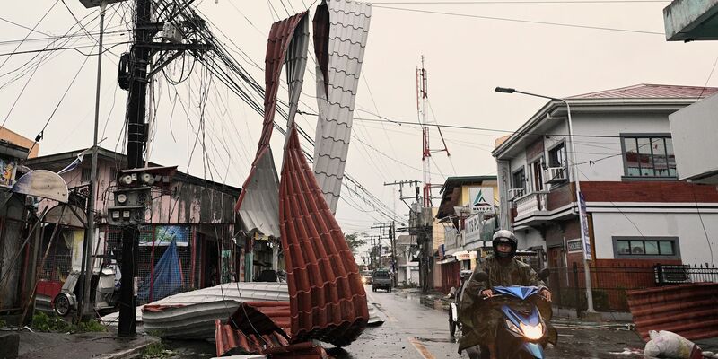 «Man-Yi», der auf den Philippinen «Pepito» genannt wird, ist der sechste Sturm innerhalb eines Monats, der über den Inselstaat zieht. - Foto: Noel Celis/AP