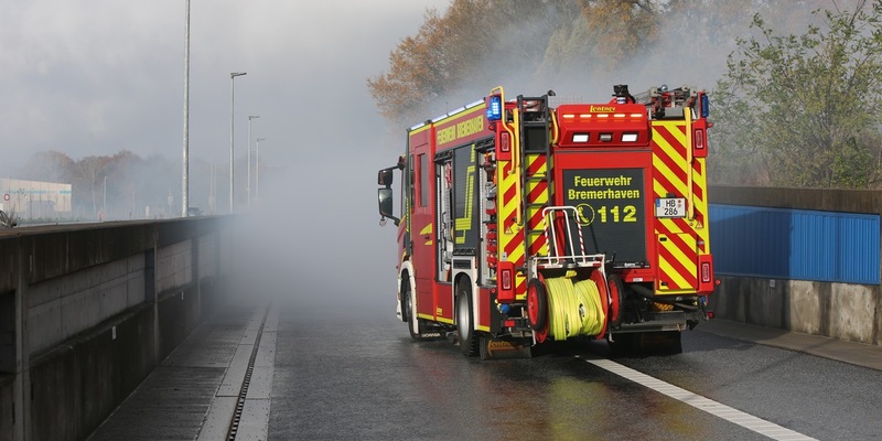 FW Bremerhaven: Positive Bilanz - Feuerwehr Bremerhaven trainiert Ernstfall im Hafentunnel - Foto: presseportal.de