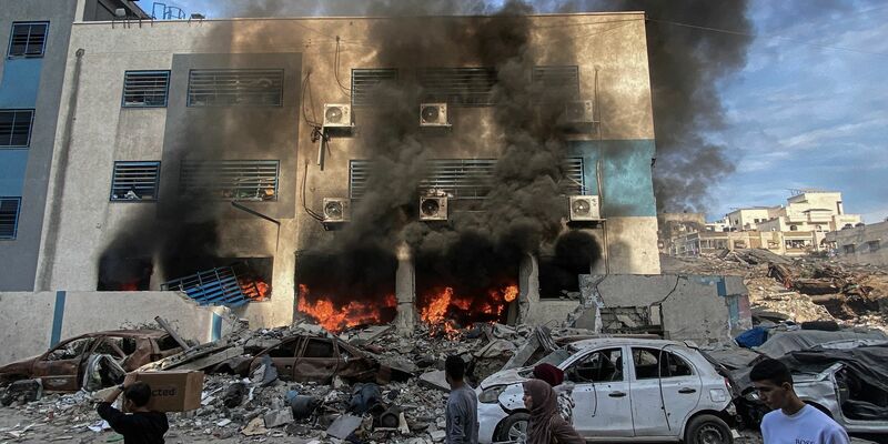 Rund 45 Luftangriffe am Tag bringen dem Gazastreifen Tod und Verwüstung. (Archivbild) - Foto: Hadi Daoud/APA Images via ZUMA Press Wire/dpa