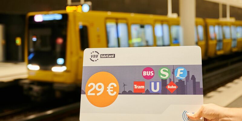 Berlin schafft ein - Foto: Annette Riedl/dpa