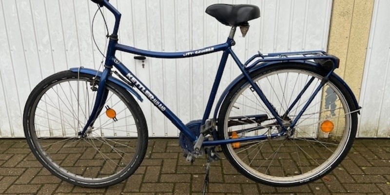 POL-HK: Schwarmstedt: Fahrradeigentümer gesucht (FOTO); Munster: Brennende Mülltonnen; Soltau: Zwei verletzte Polizeibeamte nach Verkehrsunfall; Soltau: Lachgas sichergestellt - Foto: presseportal.de