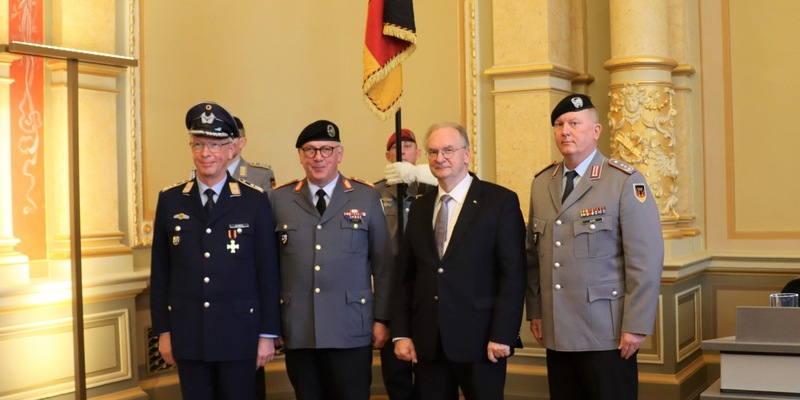 Kommandowechsel beim Landeskommando Sachsen-Anhalt - Foto: presseportal.de