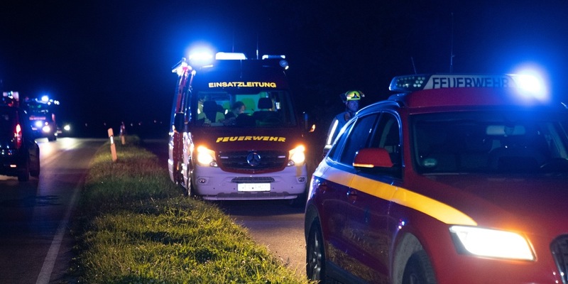FW Hünxe: Zwei zeitgleiche Einsätze - Kaminbrand und angefahrener Fußgänger - Foto: presseportal.de