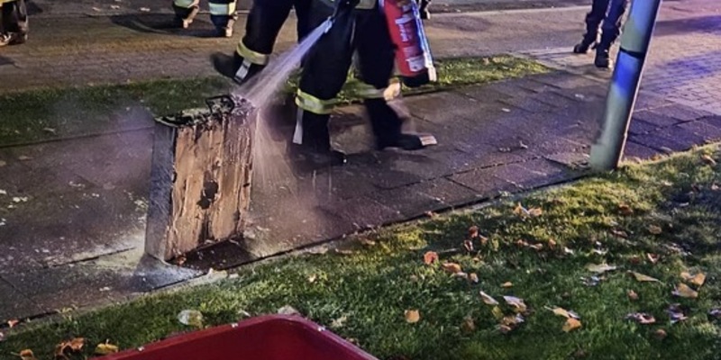 FW-WRN: FEUER_3 - LZ1 - LG2 - LG4 - brennt Photovoltaik Batteriespeicher im Keller - Foto: presseportal.de