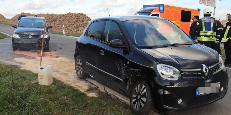 POL-HX: Stoppschild übersehen - Zwei Personen bei Unfall verletzt - Foto: presseportal.de