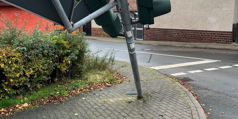 LPI-EF: Zeugen nach Verkehrsunfallflucht in Linderbach gesucht - Foto: presseportal.de