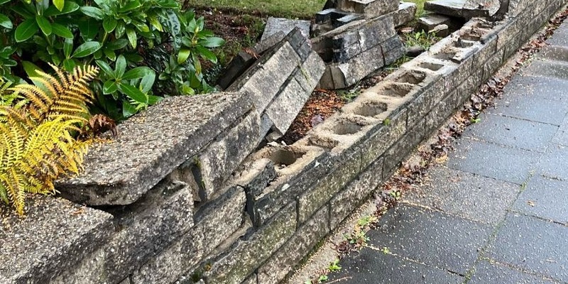 POL-BN: Meckenheim: Mauer beschädigt - Polizei bittet um Hinweise nach Verkehrsunfallflucht - Foto: presseportal.de