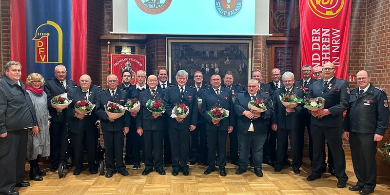 Feuerwehr Kalkar: Ehrungen im Ratssaal 2024 - Foto: presseportal.de