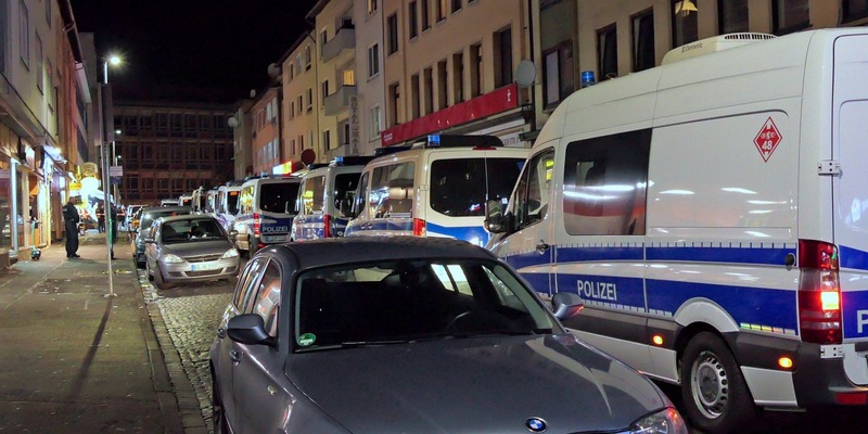 POL-KS: Razzias in der Innenstadt durch OE City: Äxte, Messer, Schlagwerkzeuge und Kokain sichergestellt - Foto: presseportal.de