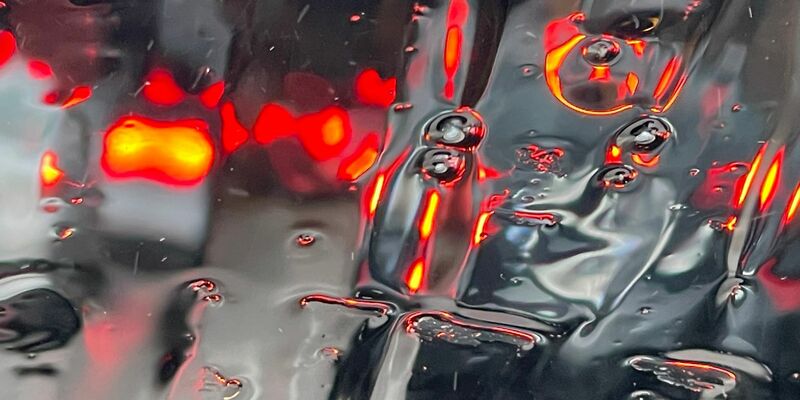 Auf den Straßen ist Vorsicht angebracht. (Archivbild) - Foto: Marijan Murat/dpa