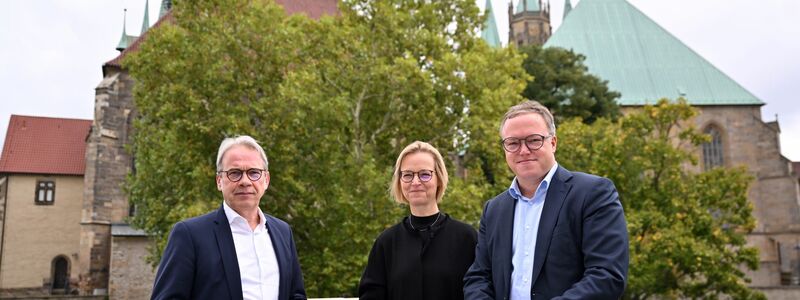 Die Parteien der sich anbahnenden Thüringer Brombeer-Koalition treffen sich in Erfurt mit Vertretern der Linken. - Foto: Martin Schutt/dpa