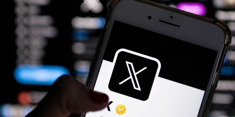 Nach dem Wahlsieg von Donald Trump haben viele Promis X den Rücken gekehrt. - Foto: Monika Skolimowska/dpa