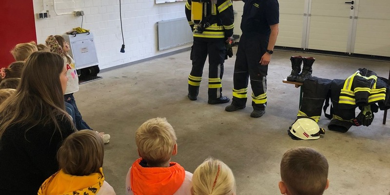 FW-KLE: Brandschutzerziehung mit dem Sankt-Markus-Kindergarten: Da sein, damit es nicht brennt - Foto: presseportal.de
