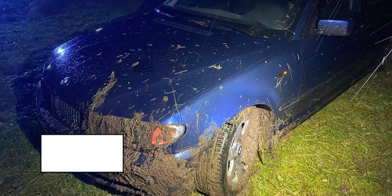 POL-PDKL: PKW kommt von der Straße ab - Foto: presseportal.de