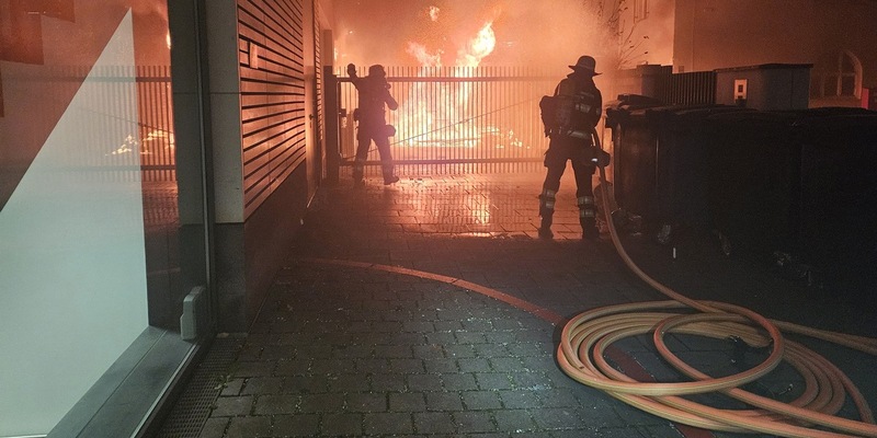 FW-M: Brand beschädigt Geschäftshaus (Schwabing) - Foto: presseportal.de