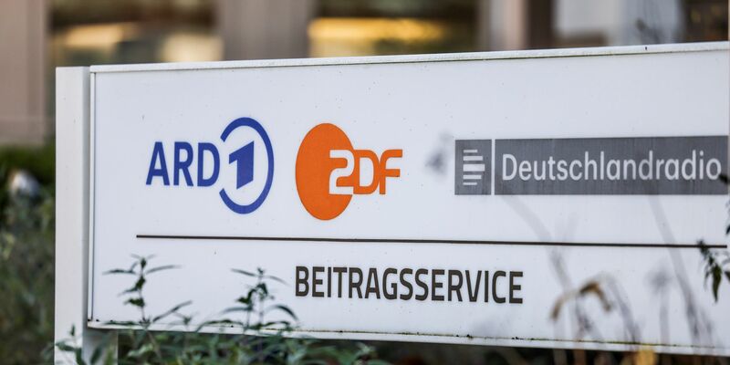 Niedersachsen setzt sich für die Erhöhung des Rundfunkbeitrags auf 18,94 Euro im Monat ein. (Archivbild) - Foto: Oliver Berg/dpa