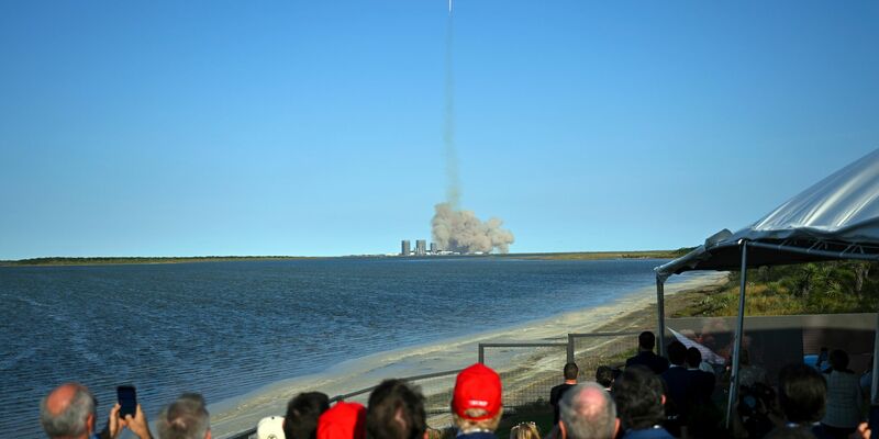 Auch über diese Entscheidung der Justiz dürfte sich Trump freuen. (Archivbild) - Foto: Brandon Bell/Getty Images North America Pool via AP/dpa