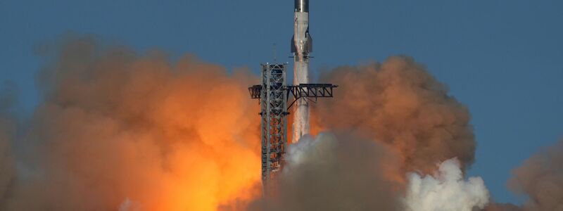 SpaceX's Mega-Rakete Starship hebt zu einem Testflug von der Starbase in Boca Chica, Texas, ab. - Foto: Eric Gay/AP/dpa