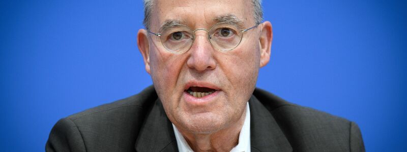 Der langjährige Bundestagsabgeordnete Gregor Gysi hatte die Mission Silberlocke aungekündigt. - Foto: Bernd von Jutrczenka/dpa