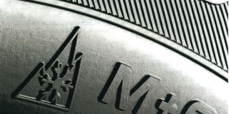 LPI-SLF: Hinweis zur Winterbereifung/ Alpine-Symbol - Foto: presseportal.de