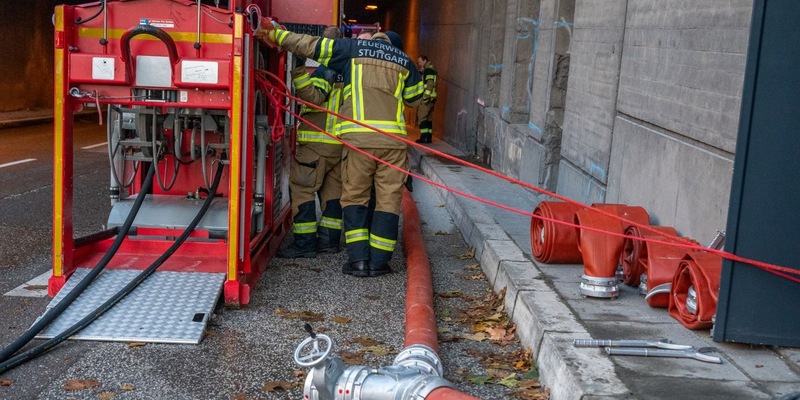 FW Stuttgart: Hilfeleistung am Charlottenplatz - Foto: presseportal.de