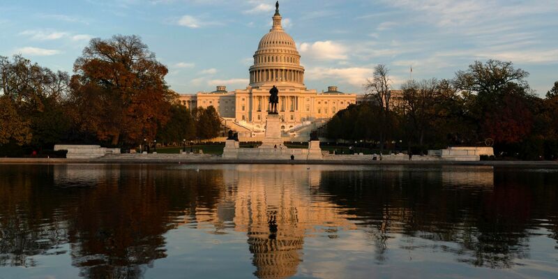 Das US-Parlament steckt kurz vor der Weihnachtspause in einem schweren Haushaltsstreit - befeuert vom designierten US-Präsidenten Donald Trump. (Archivbild) - Foto: Jose Luis Magana/AP/dpa