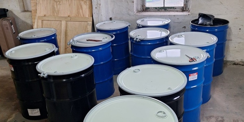 ZOLL-DD: GER Thüringen stellt 316 Kilogramm Marihuana, eine Waffe sowie 172.000 Euro sicher und nimmt sechs mutmaßliche Drogendealer fest - Foto: presseportal.de