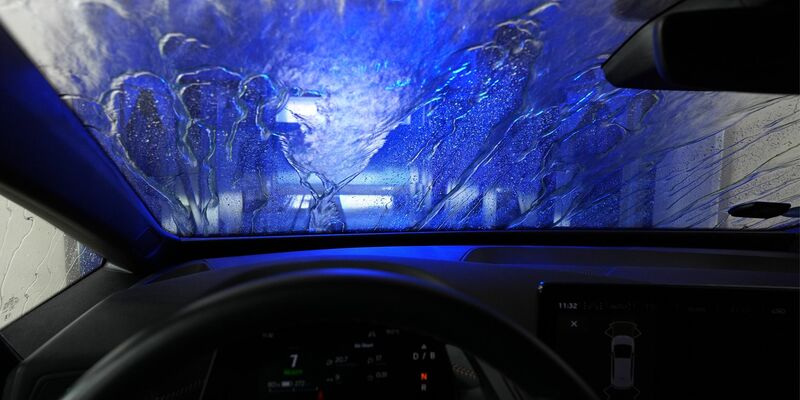 Waschanlagen-Betreiber haften grundsätzlich für Schäden an Fahrzeugen. (Symbolfoto) - Foto: Marcus Brandt/dpa