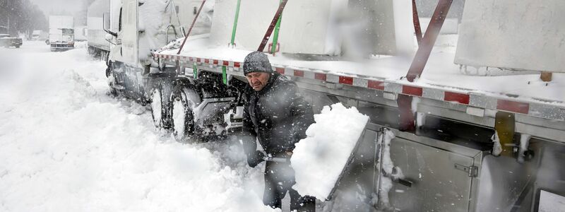 Ein heftiger Wintersturm hat Teile der US-Westküste lahmgelegt. - Foto: Carlos Avila Gonzalez/San Francisco Chronicle via AP/dpa