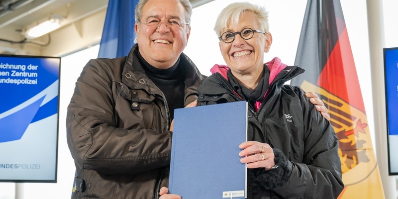 BPOLP Potsdam: Kooperationsvertrag in Neustadt (Holstein) unterzeichnet. DLR und Bundespolizei stärken Zusammenarbeit bei maritimer Sicherheit. - Foto: presseportal.de