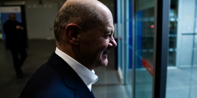 Zum zweiten Mal will Olaf Scholz als Kanzlerkandidat der SPD antreten. - Foto: Christoph Soeder/dpa