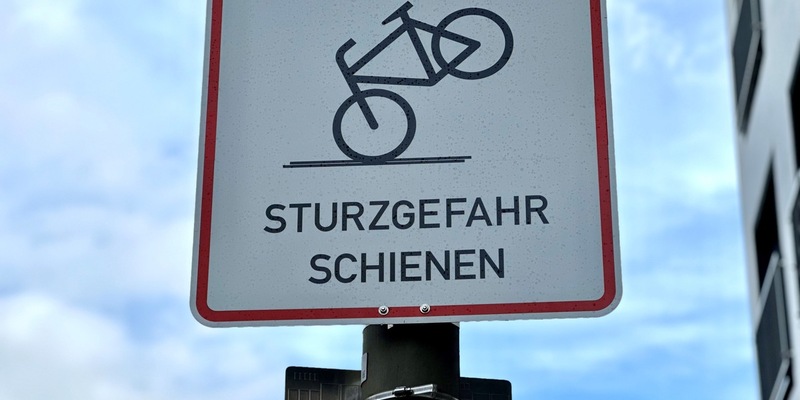 POL-DO: Brackel: In sieben Monaten sieben Unfälle auf Straßenbahnschienen - Foto: presseportal.de