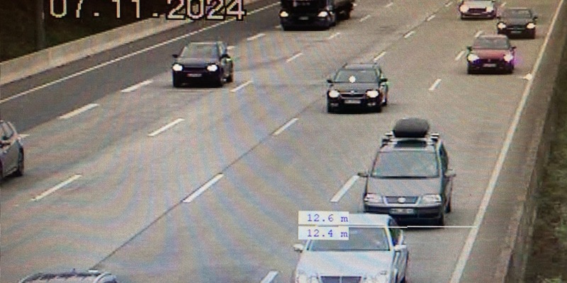 POL-DA: Mörfelden-Walldorf / A5: Polizei registriert über 180 Abstandsverstöße innerhalb einer Stunde - Foto: presseportal.de