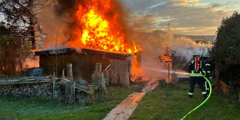 FW-BN: Laubenbrand mit brandverletzter Person - Foto: presseportal.de