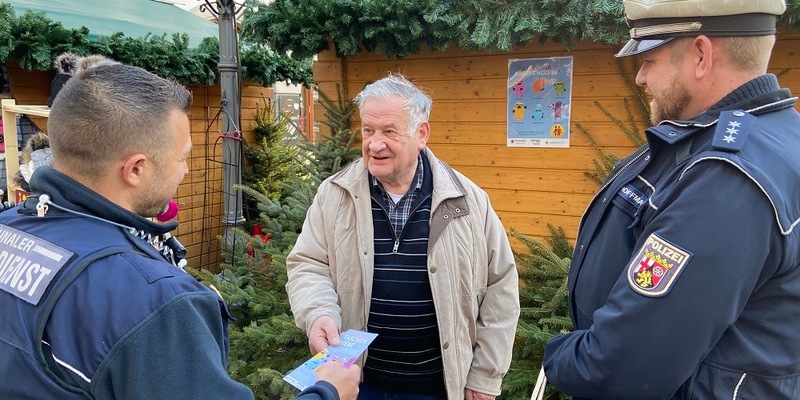POL-PPKO: Eröffnung des Weihnachtsmarktes in Koblenz am 22.11.2024 - Polizei Koblenz und Ordnungsamt auf dem Weihnachtsmarkt - Foto: presseportal.de