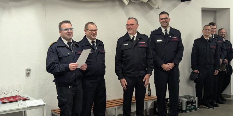 FW-AR: Abschied nach 42 Jahren: Martin Känzler im Mittelpunkt einer bewegenden Ehrung - Foto: presseportal.de