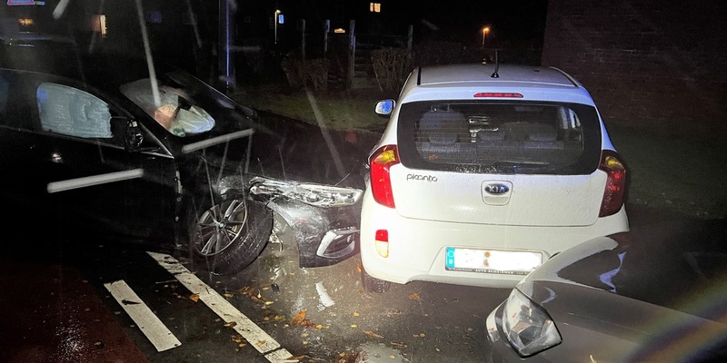 POL-WHV: Mit 1,89 Promille gegen vier parkende Pkw gefahren, hoher Sachschaden! - Foto: presseportal.de