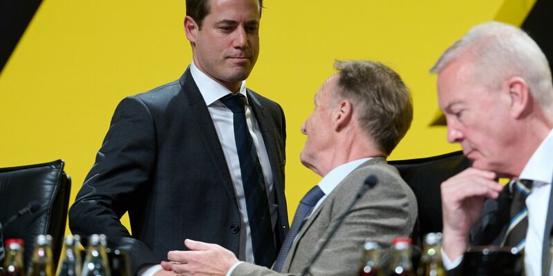 Reinhold Lunow und Hans-Joachim Watzke lieferten sich im Sommer einen öffentlichen Streit um die Wahl zum BVB-Präsidenten - Foto: Bernd Thissen/dpa