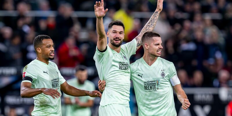 Alassane Plea schoss die Gladbacher Führung - Foto: David Inderlied/dpa