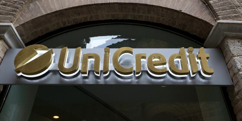 Die italienische Großbank hatte sich zuletzt etwas mehr als ein Fünftel an der Commerzbank gesichert. (Archivbild) - Foto: Mattia Sedda/epa/dpa