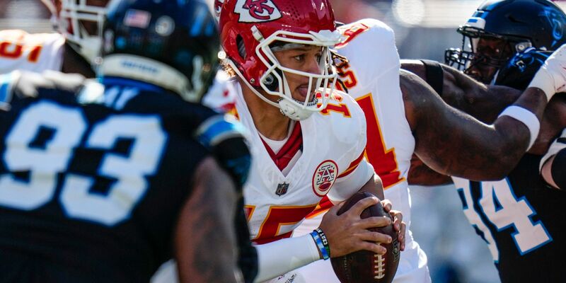 Patrick Mahomes und die Chiefs haben acht ihrer elf Spiele nur äußerst knapp gewonnen. - Foto: Rusty Jones/FR171869 AP/AP