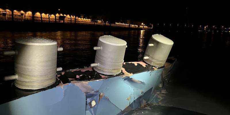 PP-ELT: Schiffsunfall auf dem Rhein bei Neuwied - Foto: presseportal.de