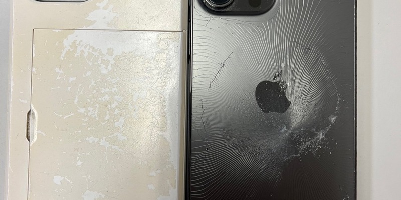 POL-EU: Schwertransport mit Extra-Kilos: Polizei stoppt überladene Holztransporter - Foto: presseportal.de