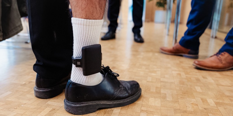 WEISSER RING: Die Zeit für die Fußfessel ist jetzt! / Spanische Expertin bekräftigt: Keine geschützte Frau wurde angegriffen oder getötet - Foto: presseportal.de