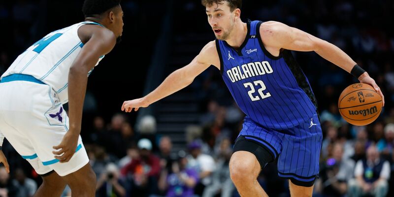Weiterhin in Topform: Franz Wagner (r) und die Orlando Magic.  - Foto: Nell Redmond/AP/dpa