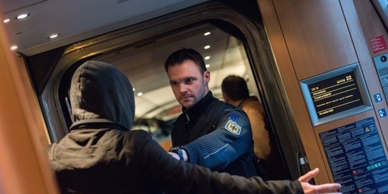 Bundespolizeidirektion München: Frau ins Gesicht getreten/ Bundespolizei bringt Gewalttäter hinter Gitter - Foto: presseportal.de