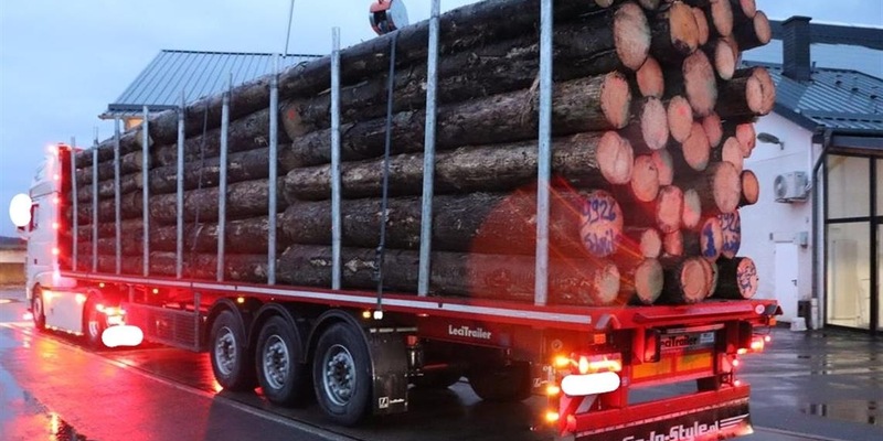 POL-PPTR: Ladung unzureichend gesichert und um mehr als 30% überladen - Foto: presseportal.de