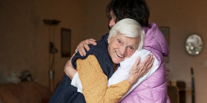 Lichtblick Seniorenhilfe e.V. startet große Spendenaktion / Armen Rentnern Weihnachtsfreuden schenken - Foto: presseportal.de